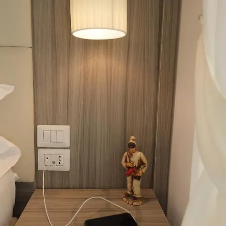 Forever Oda ve Kahvaltı Napoli