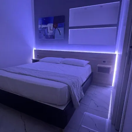 Forever Oda ve Kahvaltı Napoli