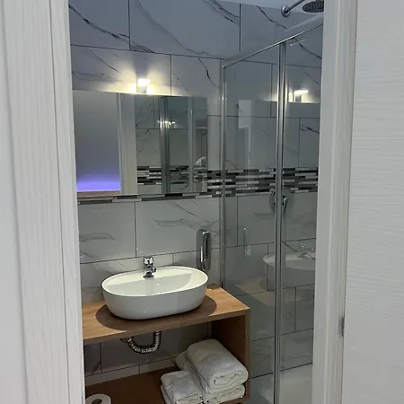 Oda ve Kahvaltı Forever 4*