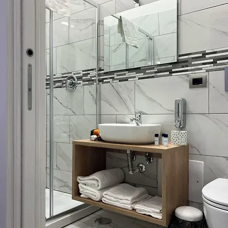 Forever Oda ve Kahvaltı 4*