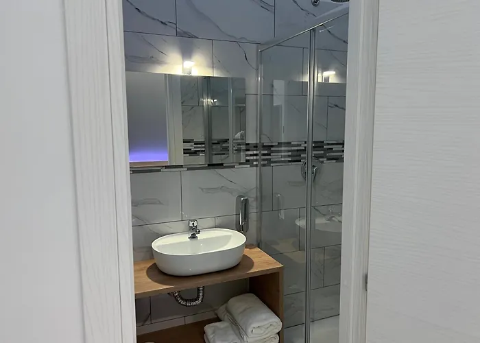 Alojamento de Acomodação e Pequeno-almoço Forever 4*